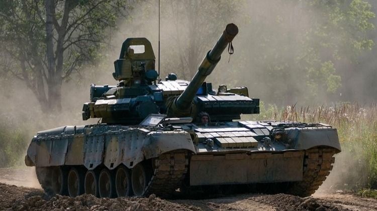 танк на учениях в Казахстане