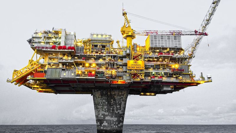 Казахстанская нефть застряла в порту: это может ударить по бюджету