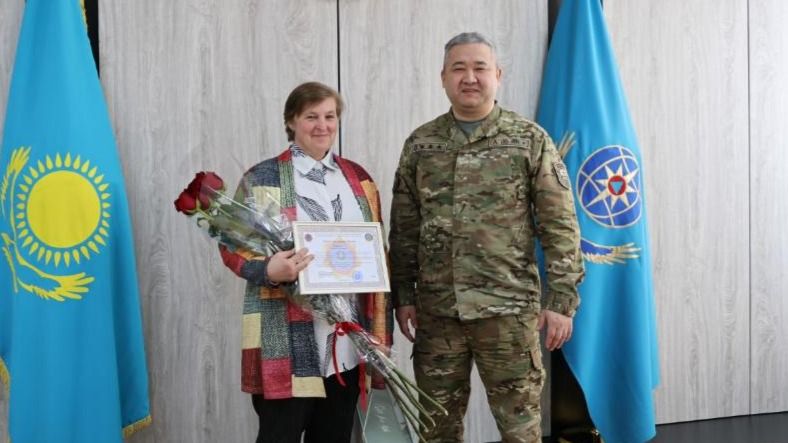 Пример мужчинам показала жительница Павлодарской области во время бурана в степи