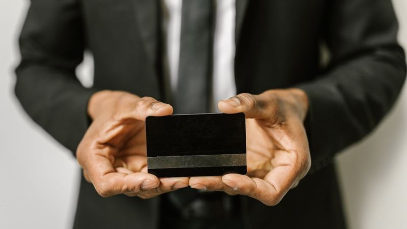 Мужчина оплатил ипотеку в Freedom Bank, но Kaspi "отобрал" их