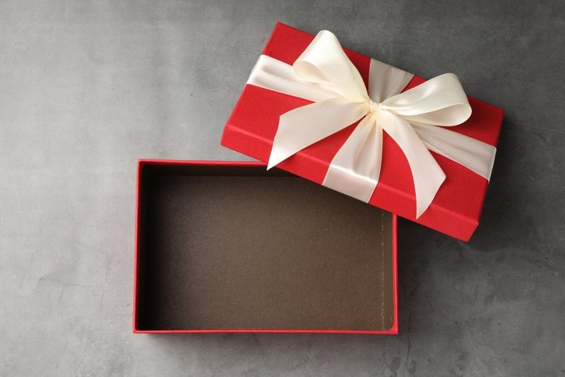 Казахстанцу прислали игрушку вместо реального товара с маркетплейса