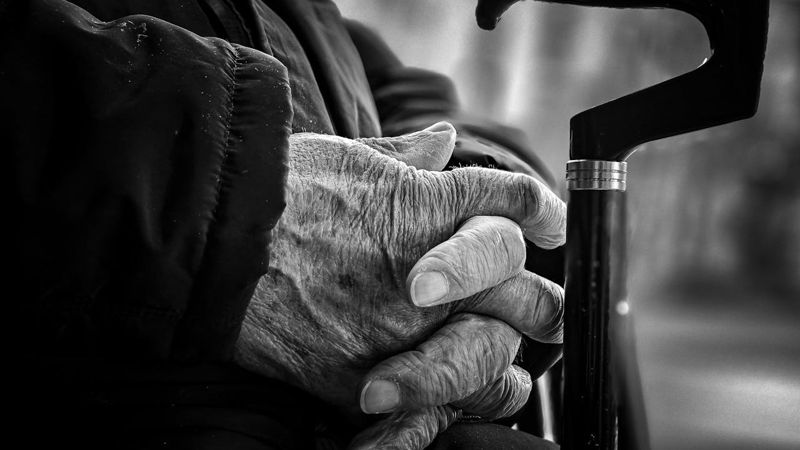 Женщины живут дольше мужчин в Казахстане