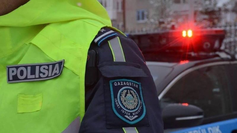 Житель Жанаозена посадил сына за руль и снял контент: полицейские не оценили