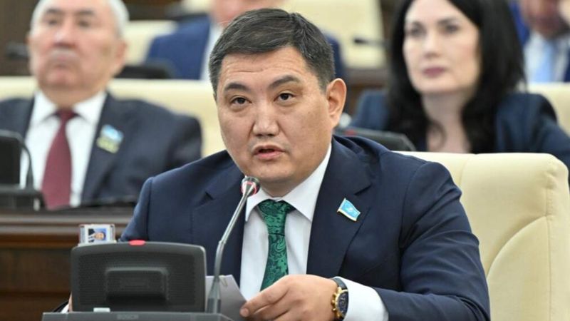 Депутат Базарбек призвал очистить ряды полицейских после ДТП в Алматы