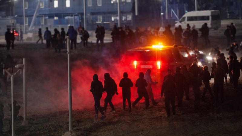 МИД РК проверяет массовую драку с казахстанцами в России