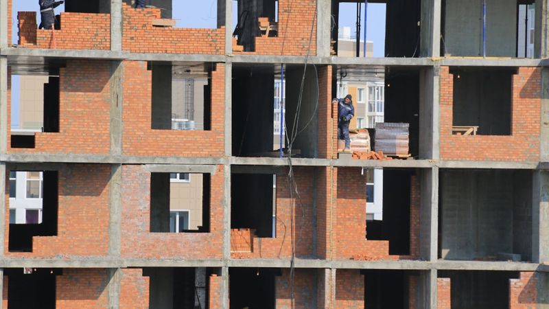 В Казахстане крупнейшие строительные компании "забили" на налоги