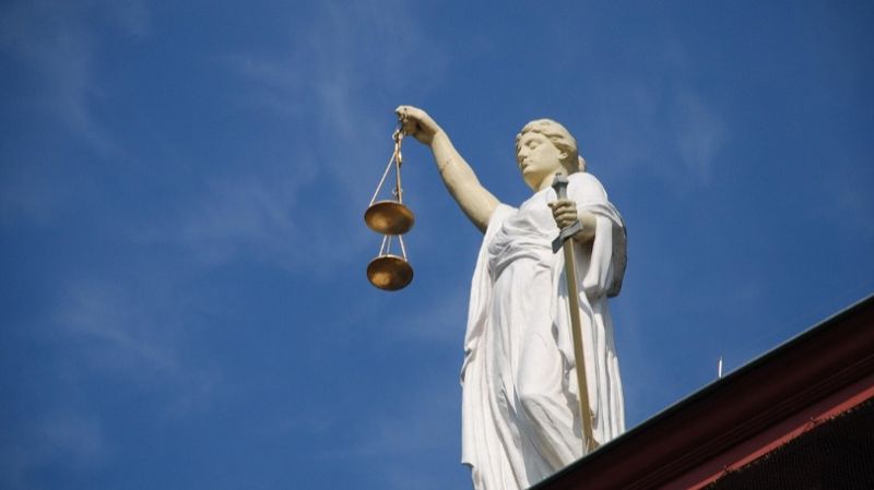 Жительница Астаны обманула коллег о смерти мамы и собрала 2 млн - приговор