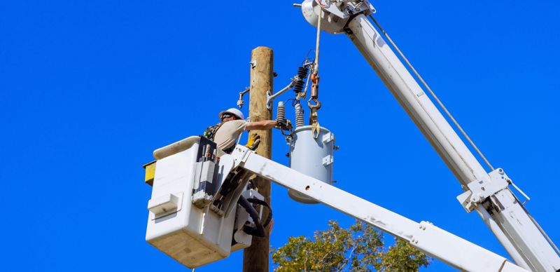 Плановые работы на электросетях: возможны отключения в Алматы