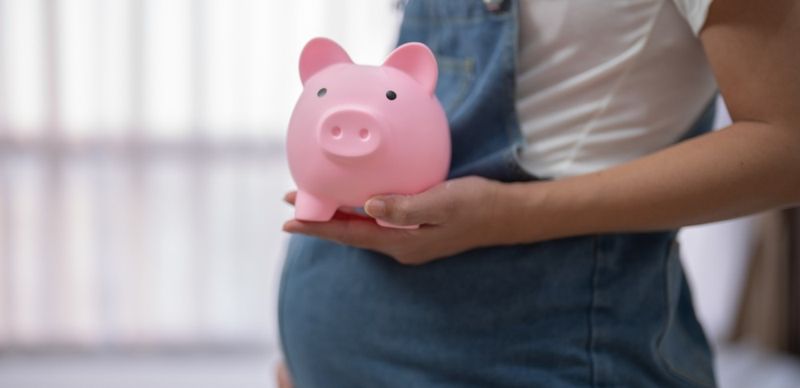 Казахстанки жалуются на задержку декретных пособий