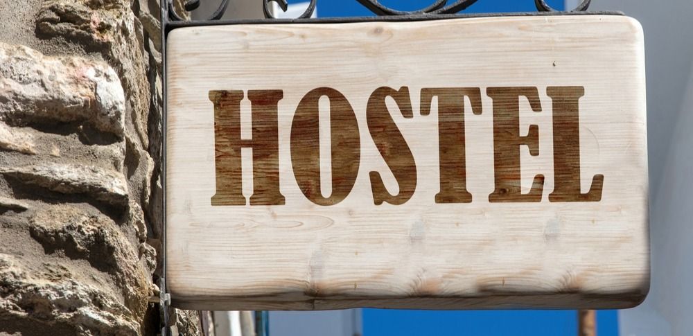 Вывеска хостел
