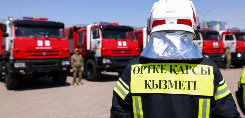 Внесут более жесткие поправки? Что сказал Базарбек о разбросанных во дворах авто