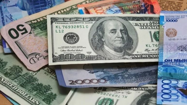 Нефтяные котировки и спрос на валюту оказали давление на тенге