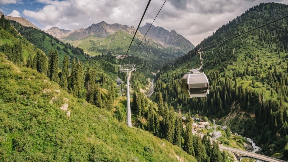 Горы близ Алматы 