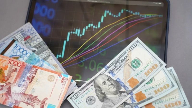 Тенге продолжает укрепляться на торгах в Казахстане