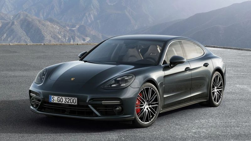 Porsche Panamera забрали на штрафстоянку за долги в Павлодаре