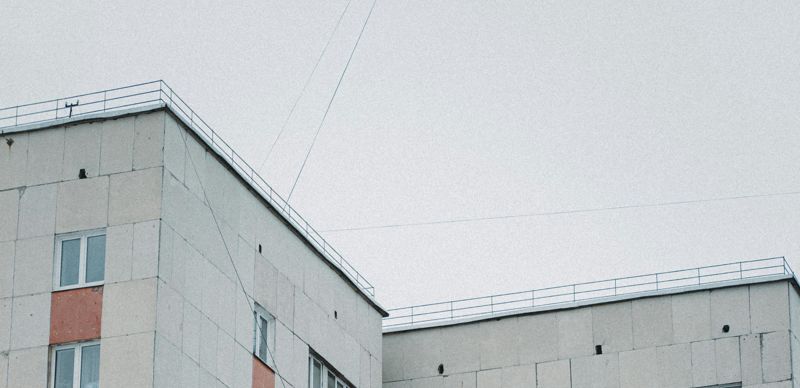 Еще одна трагедия чуть не произошла в ЖК в Астане, где погибли трое детей