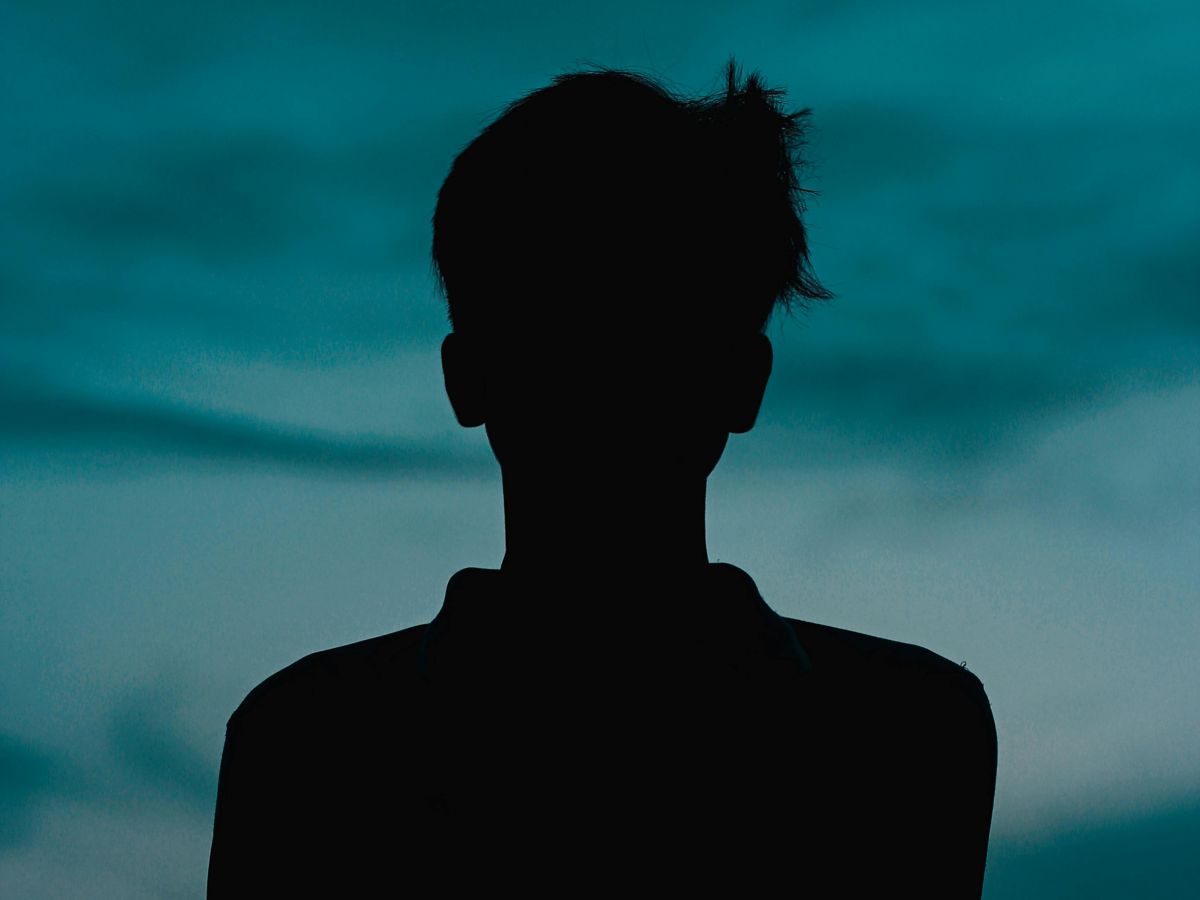 силуэт мальчика