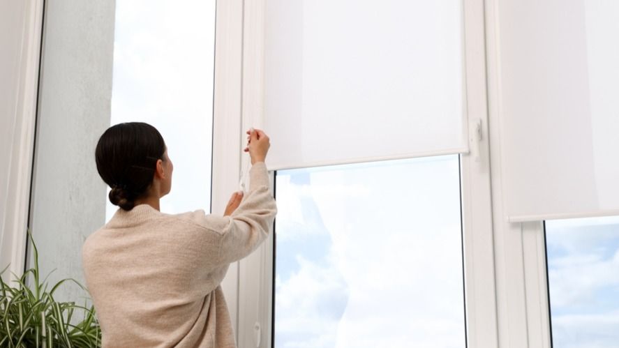 Астанчанка 1,5 года не может добиться ремонта окон в ЖК бизнес-класса