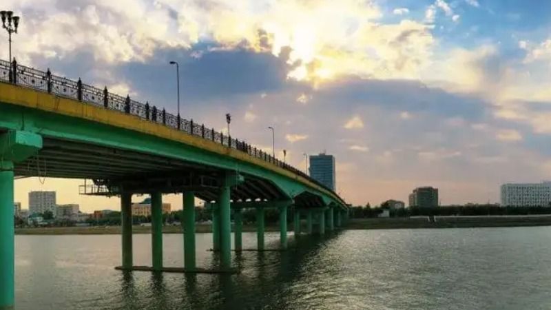 15-летняя девочка спрыгнула с моста в реку в Атырау