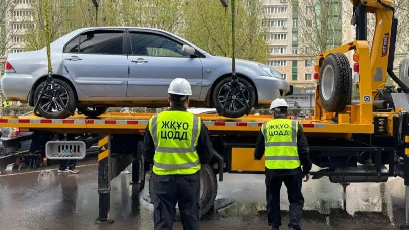 Эвакуаторы вышли на улицы Астаны: чьи машины заберут первыми