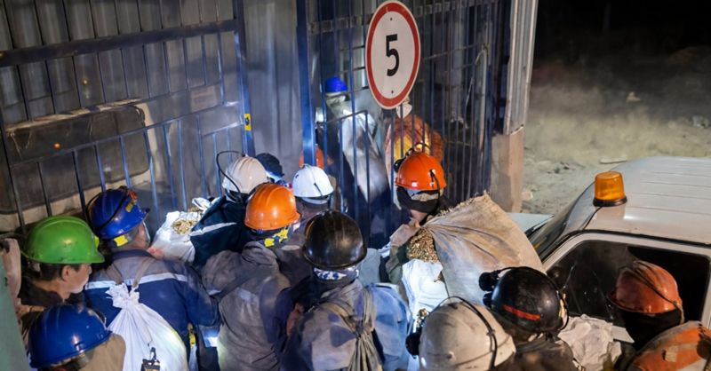 Черные старатели вынесли набитые мешки с рудника Алтыналмас? Что стало известно