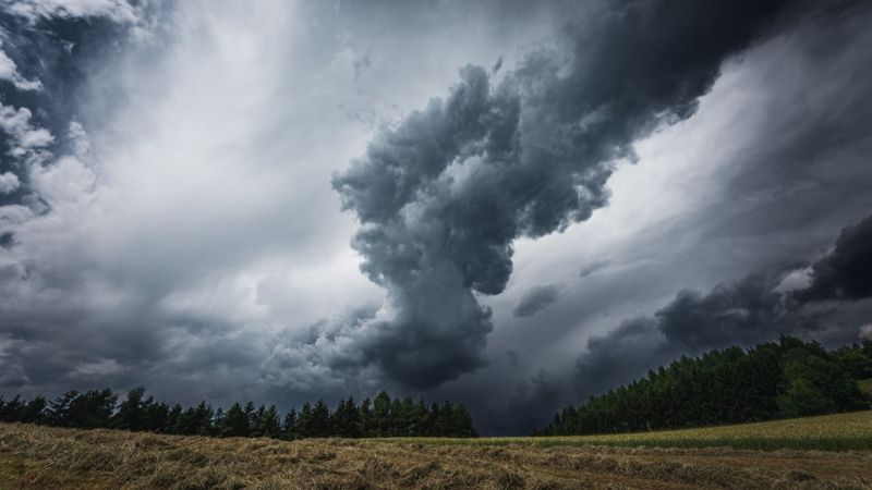 Казахстан накроет резкая смена погоды на майские праздники