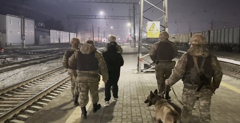 Подозреваемого в афере с иномарками казахстанца экстрадировали из России