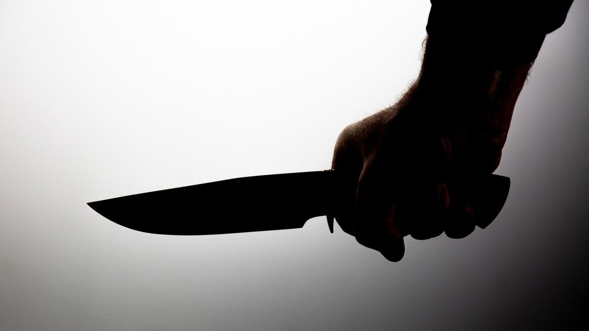 В Хромтау 27-летнего мужчину зарезали посреди улицы