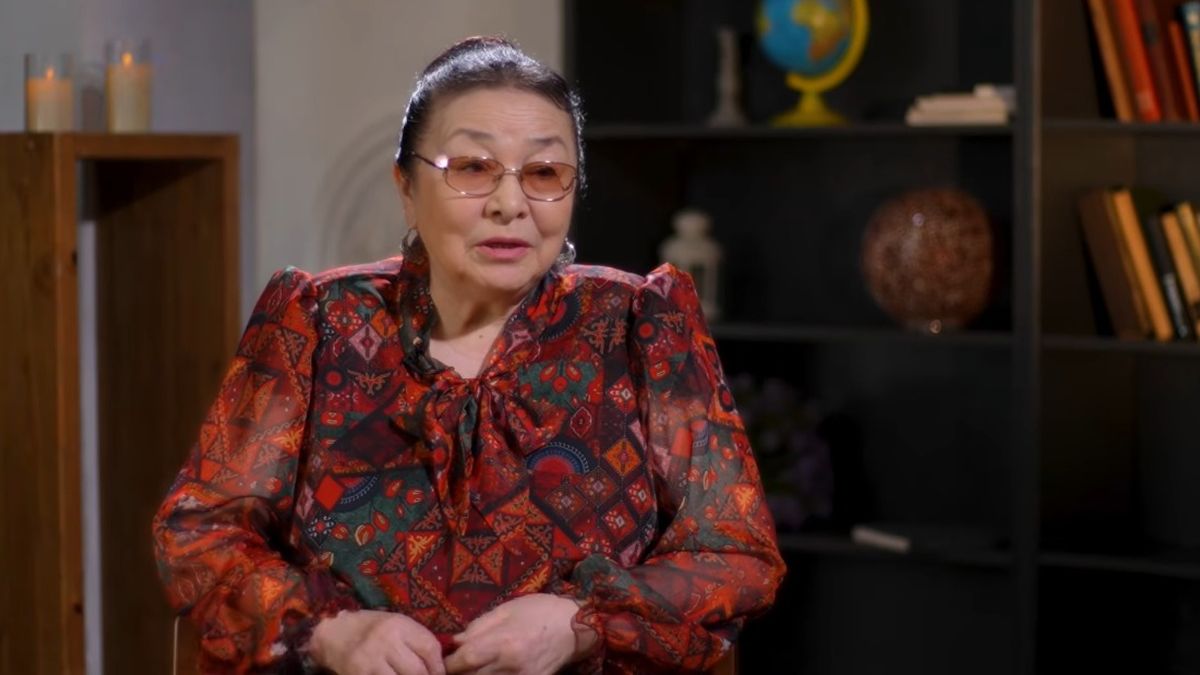 "Я не пыталась его искать": Утекешева прокомментировала скандал с камзолом 