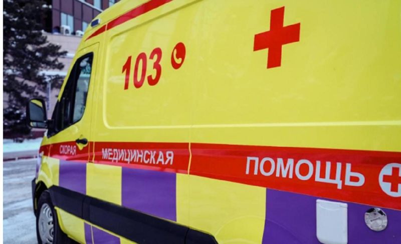 Машина “скорой” помощи сбила женщину в Рудном