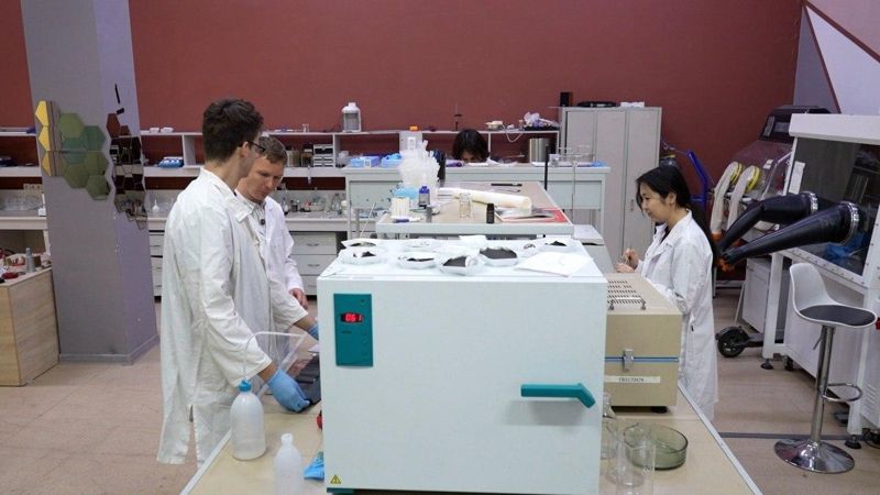Казахстанские ученые создали проект по переработке литий-ионных батарей