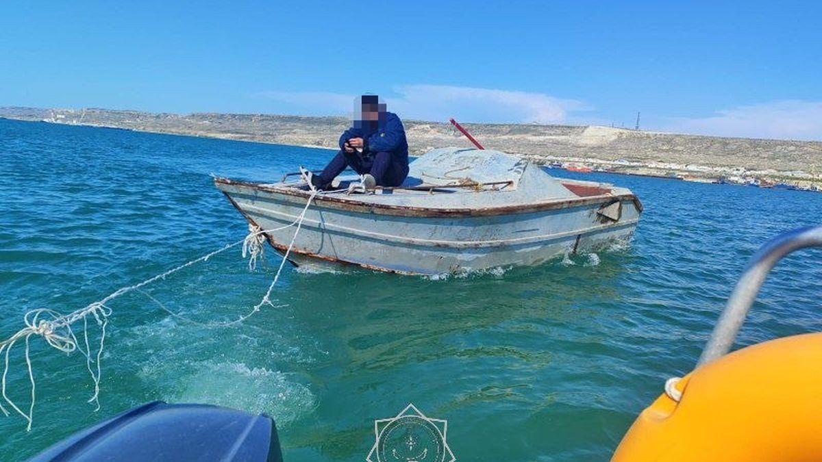 Каспий, лодка
