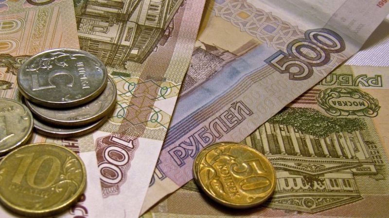 Российский рубль "затмил" доллар и евро в Казахстане