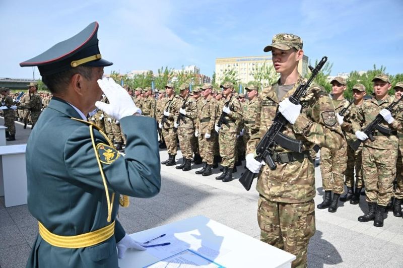 7 тысяч казахстанцев призовут в армию до конца июня