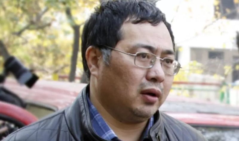 Суд в Астане продлил арест активисту Ермеку Нарымбаю