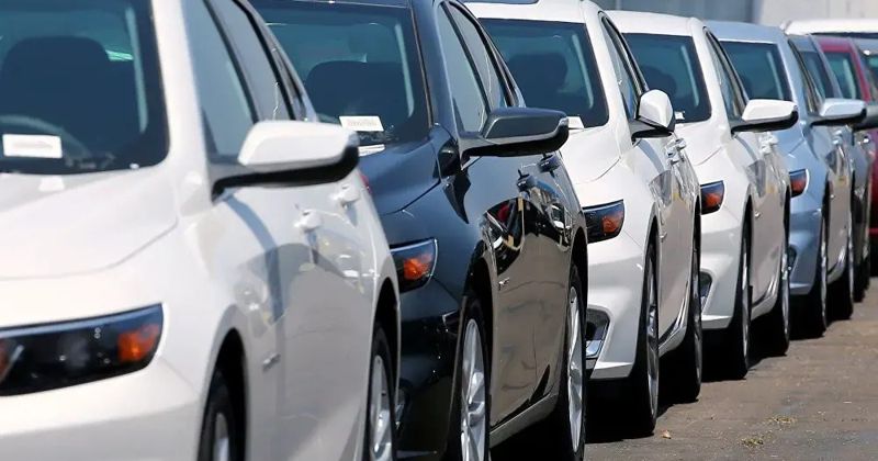 В Кыргызстане установили дедлайн для легализации авто с иностранными номерами