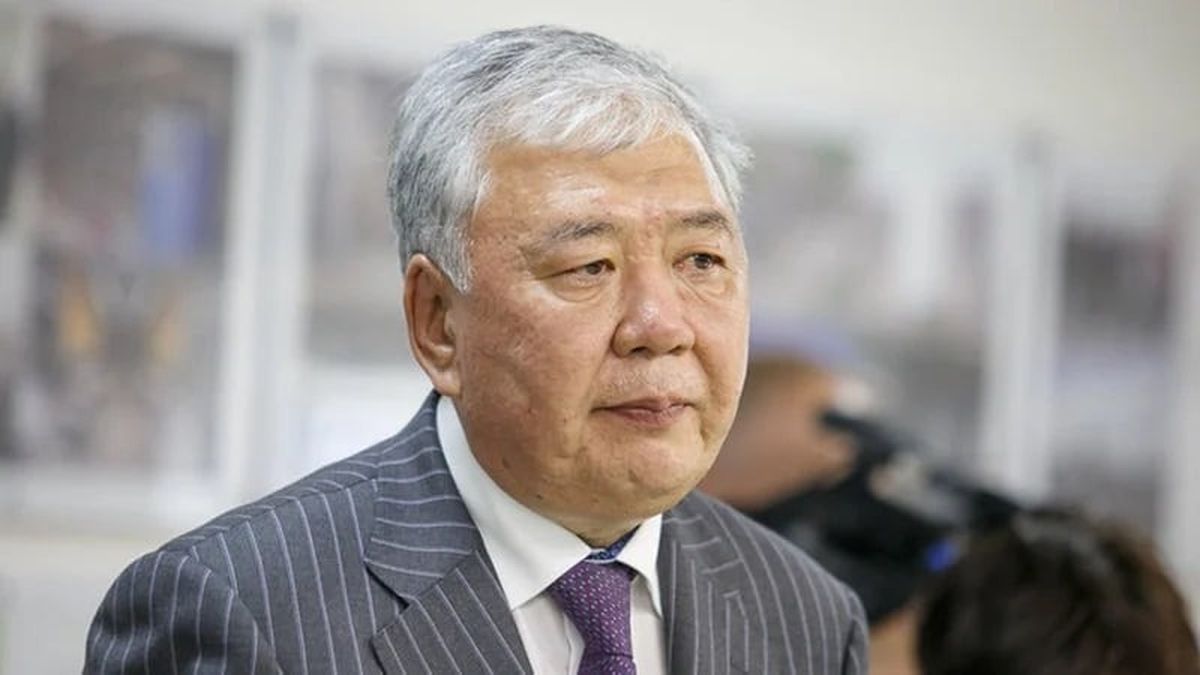 Данияр Усенов, Урмат Усенов
