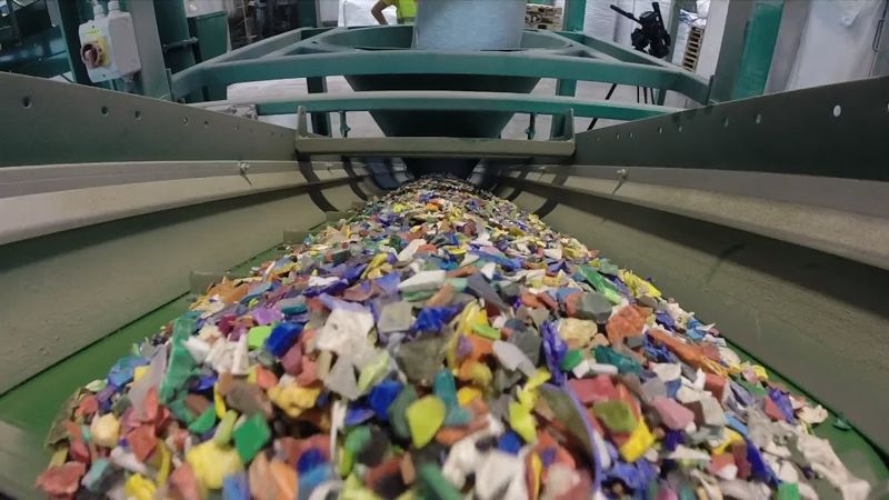 В Атырау запустили завод по переработке пластиковых отходов