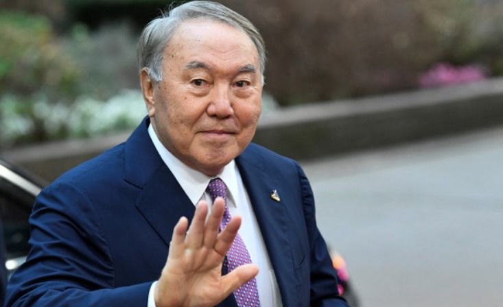 Назарбаев больше не состоит в партии Amanat