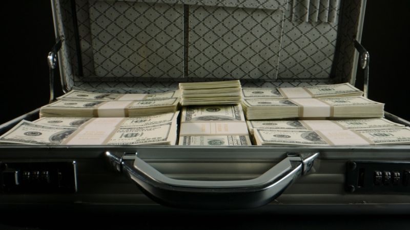 Почти 7 млрд тенге пытались тайно вывезти из Казахстана