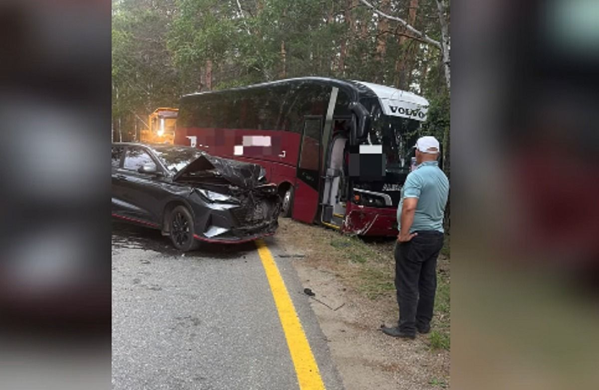 11 человек пострадали в ДТП с автобусом по пути в Бурабай