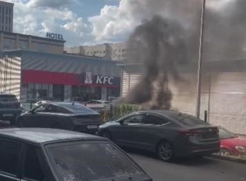 Автомобиль взорвался на заправке в Астане