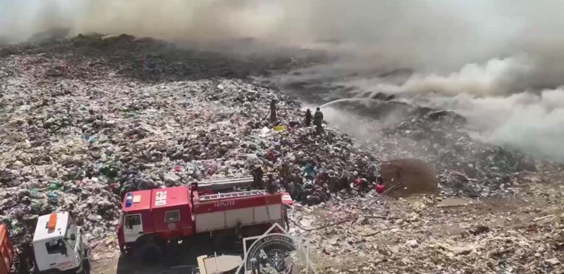 Пожар на мусорном полигоне в Астане еще не потушили