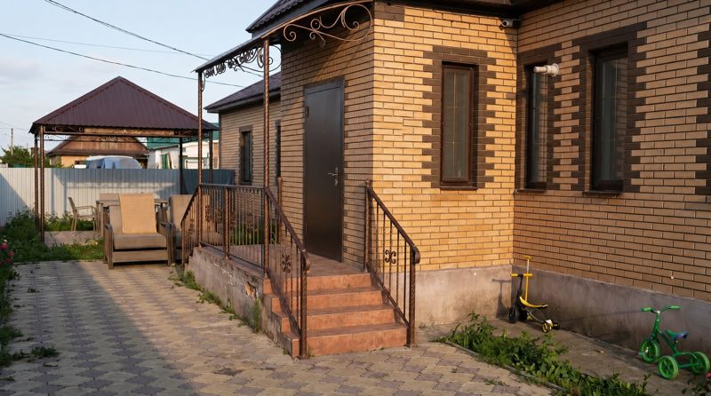 Захватившие дом жителя Уральска квартиранты не явились в суд
