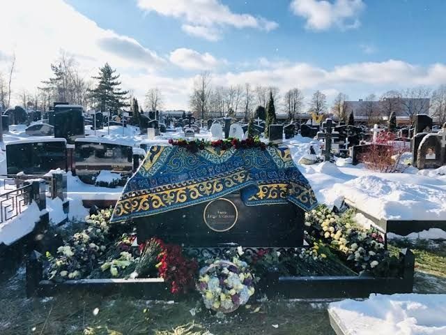 Могилу бывшего зятя Назарбаева в Москве показал блогер