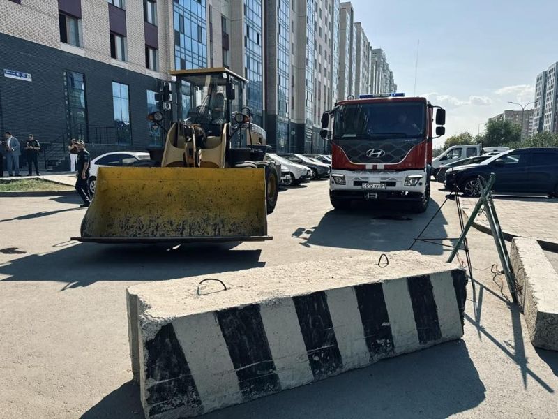 Незаконные шлагбаумы и бетонные блоки искали во дворах Астаны