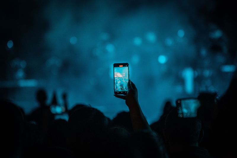 Еще одну казахстанку наказали за маты в TikTok