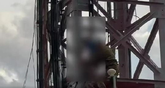 Спасатели сняли детей с телевышки в ВКО