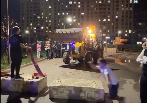 Заблокированный застройщиком проезд к жилым домам восстановили в Астане