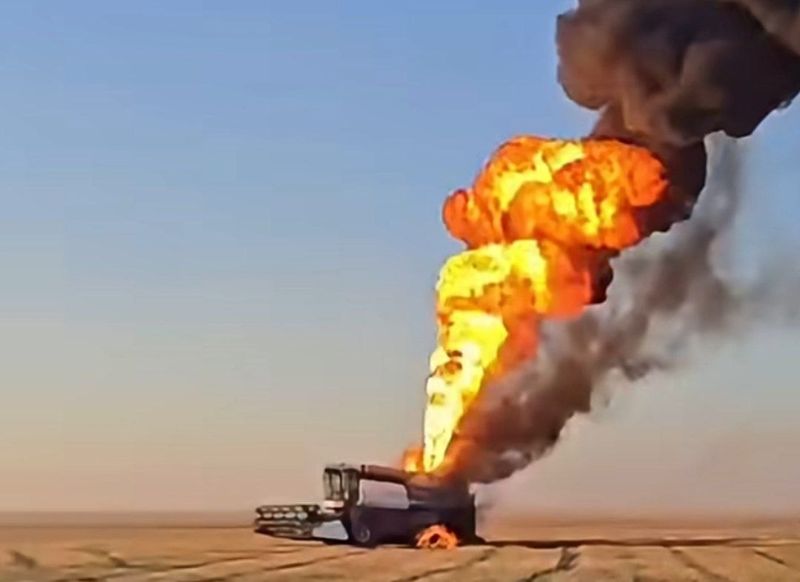 Трактор за 100 млн сгорел на поле в Костанае 